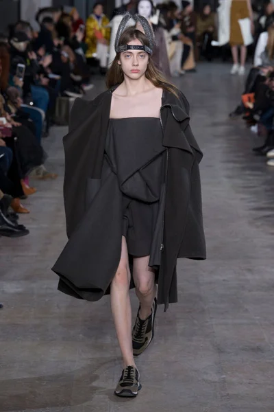 Look 29